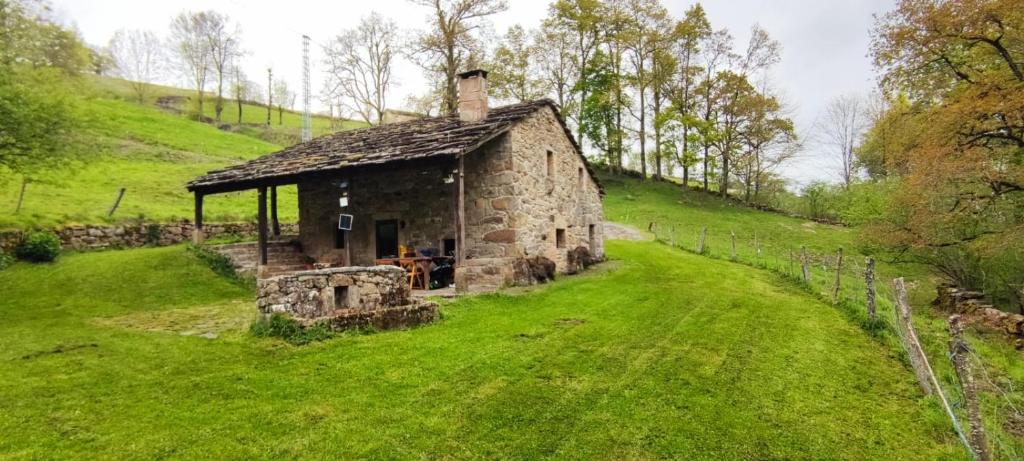 Cabaña Pasiega La Reina del Paraíso - Imagen 4