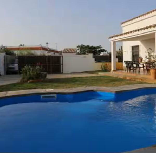 Chalet con piscina. Conil