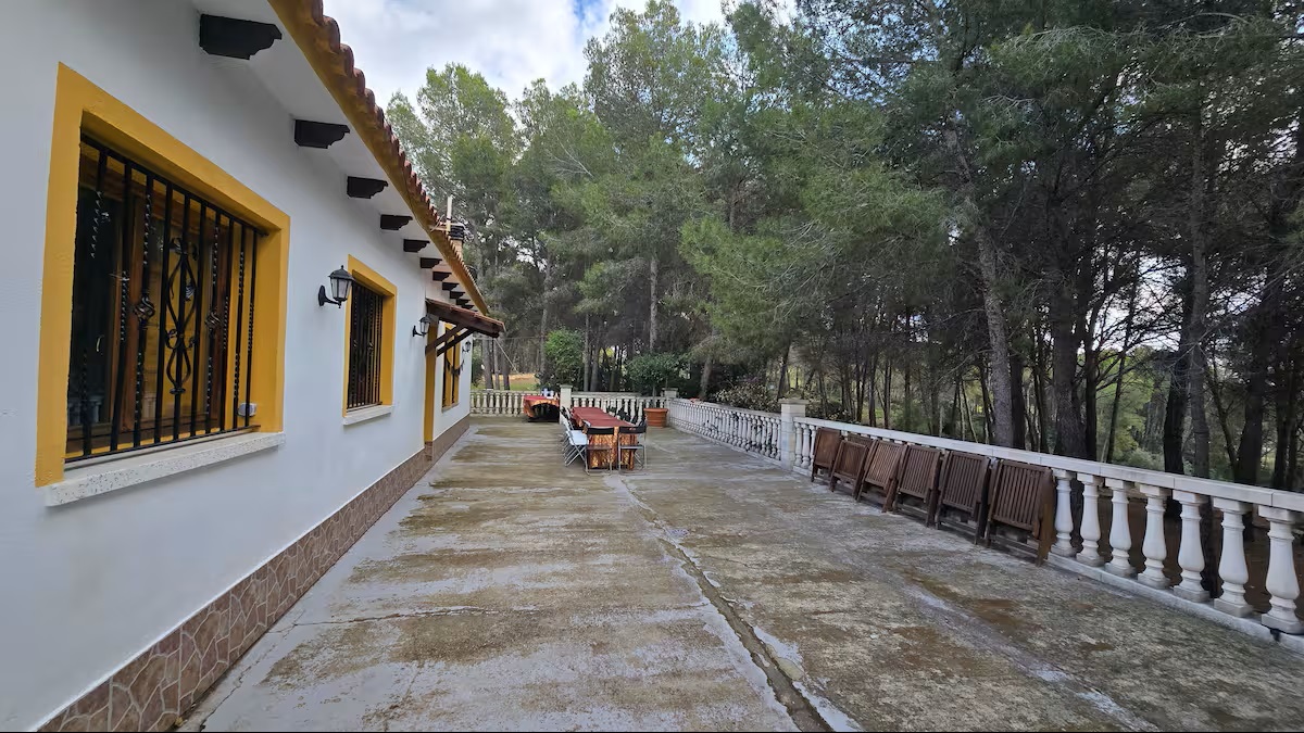 Refugio del Bosque. Castellet i la Gornal. - Imagen 11