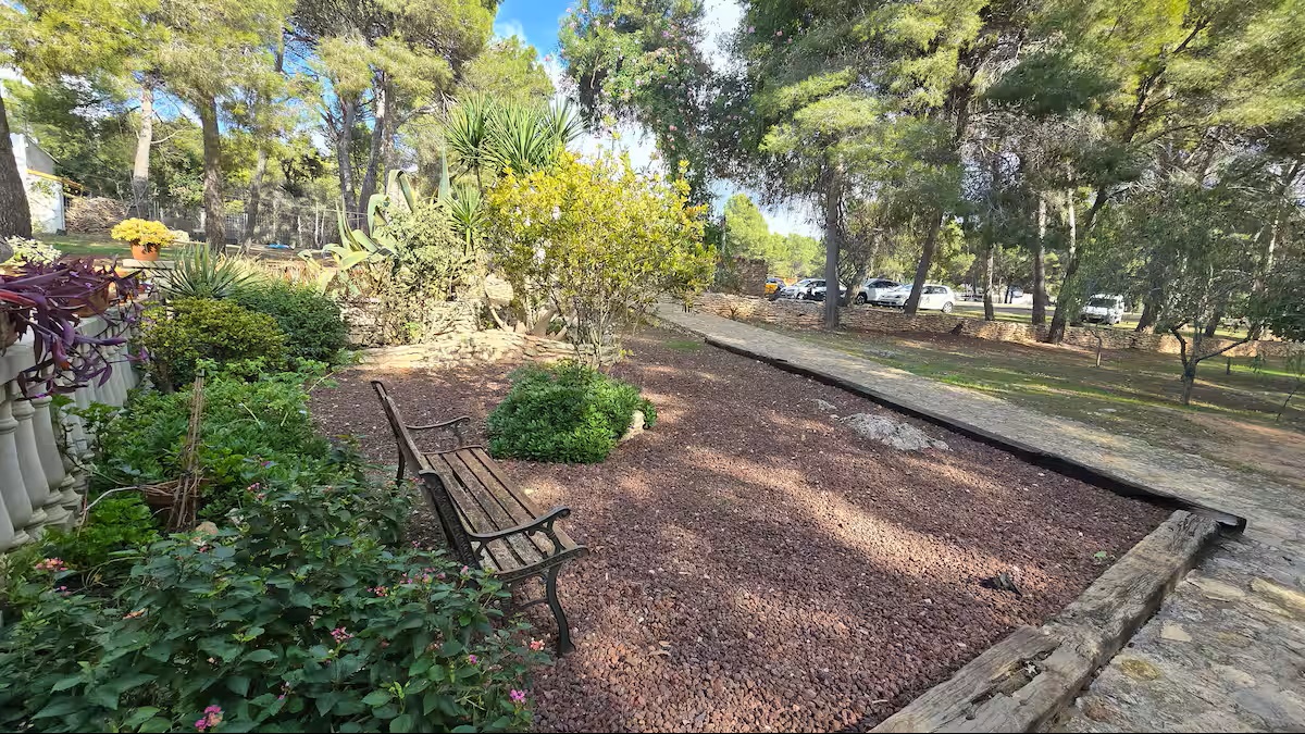 Refugio del Bosque. Castellet i la Gornal. - Imagen 13