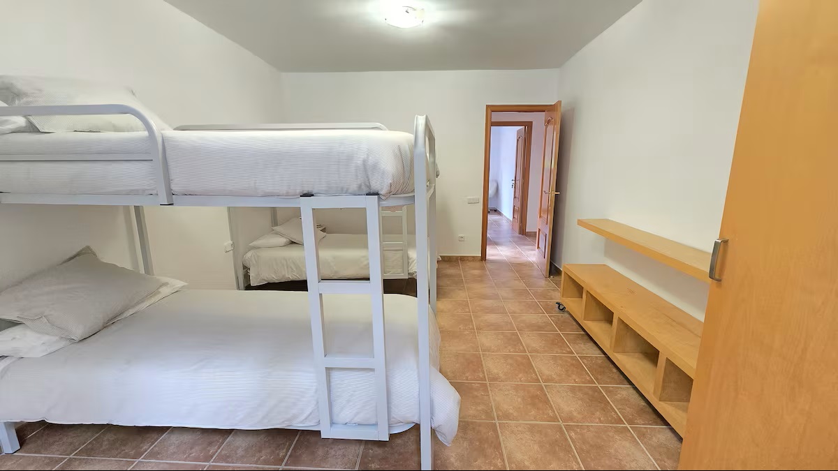 Refugio del Bosque. Castellet i la Gornal. - Imagen 22