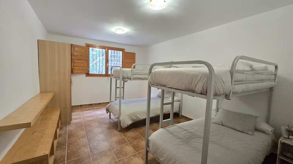 Refugio del Bosque. Castellet i la Gornal. - Imagen 23