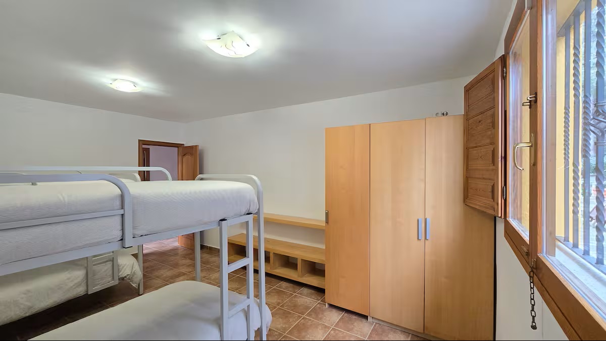 Refugio del Bosque. Castellet i la Gornal. - Imagen 24