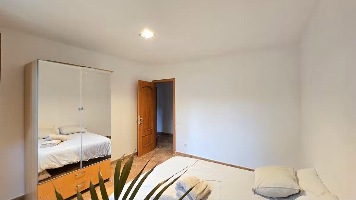 Refugio del Bosque. Castellet i la Gornal. - Imagen 28