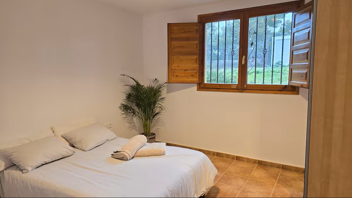 Refugio del Bosque. Castellet i la Gornal. - Imagen 31