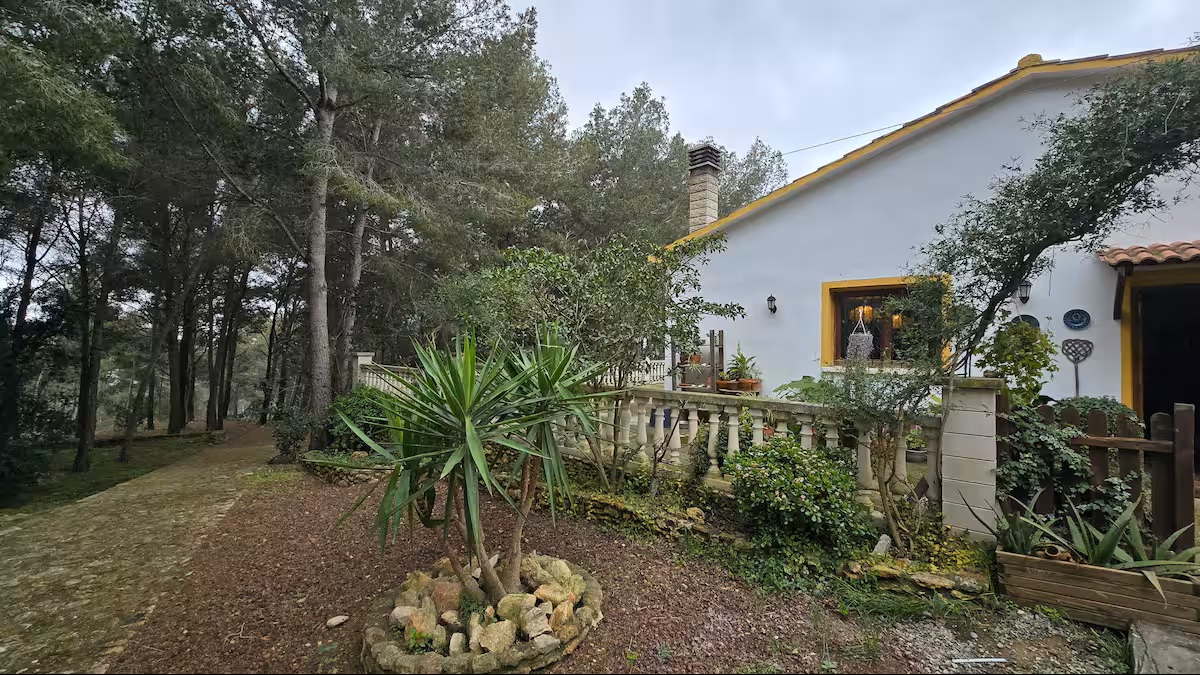Refugio del Bosque. Castellet i la Gornal. - Imagen 8